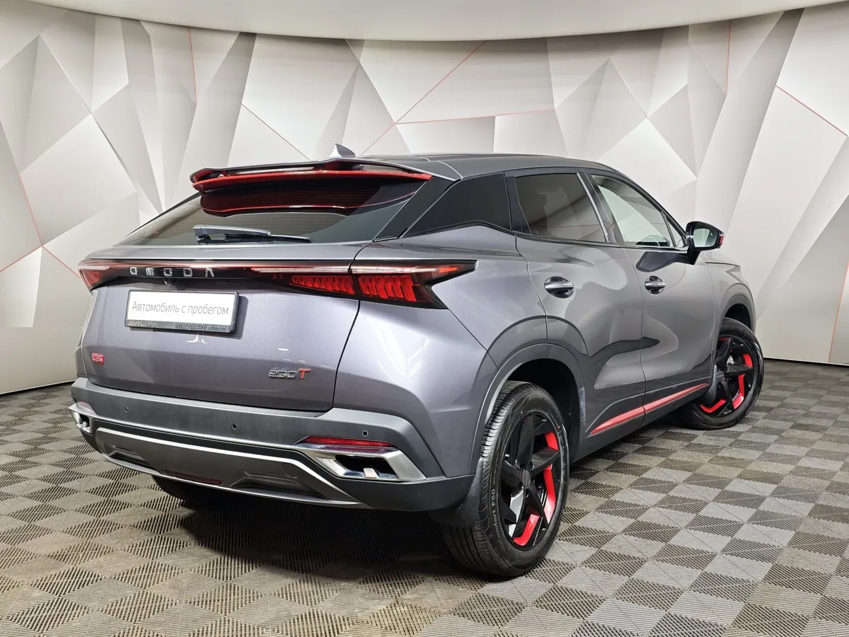 Omoda C5 1.5T CVT (147 л.с.) Lifestyle (красные элементы экстерьера) Серый в АВИЛОН. Слайд №2