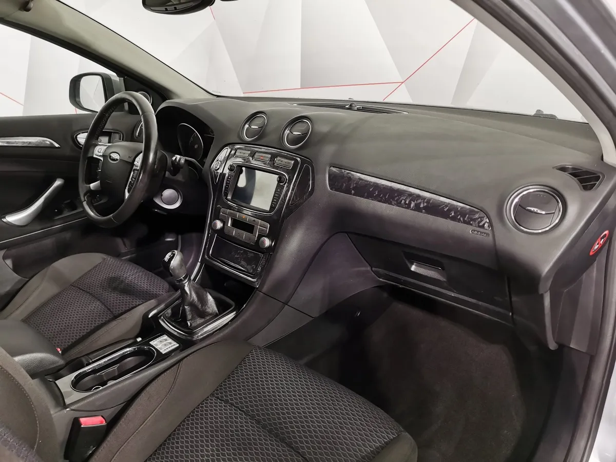Ford Mondeo 2.0 MT (145 л.с.) Серый в АВИЛОН. Слайд №11