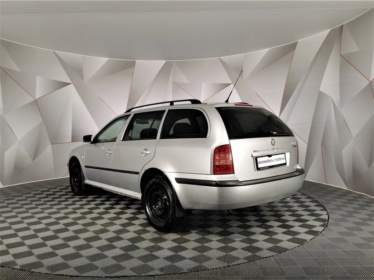 Skoda Octavia 1.6 MT (102 л.с.) Серебристый в АВИЛОН. Слайд №4