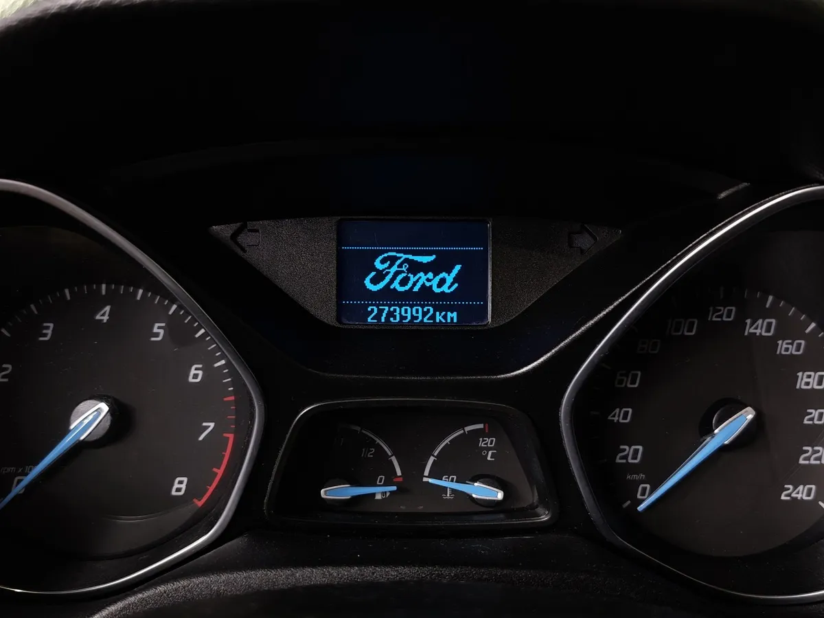 Ford Focus 1.6 MT (105 л.с.) Trend Серебристый в АВИЛОН. Слайд №16