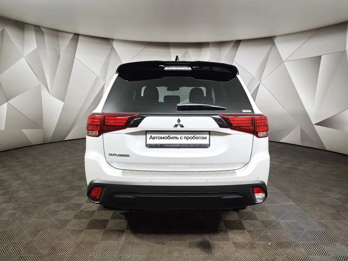 Mitsubishi Outlander 2.0 MIVEC CVT 4WD (146 л.с.) Instyle Комбинированный в АВИЛОН. Слайд №8