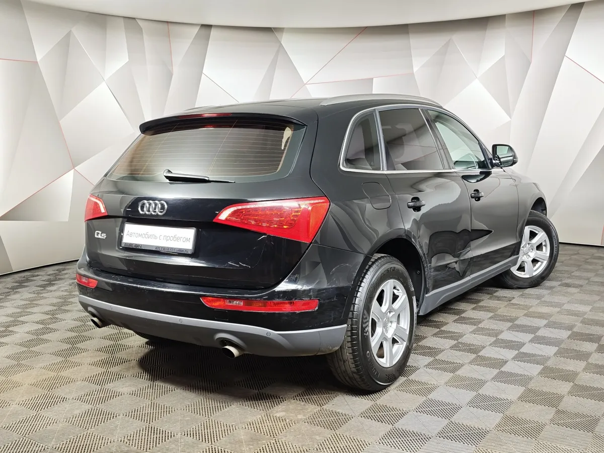 Audi Q5 2.0 TFSI tiptronic quattro (211 л.с.) Черный в АВИЛОН. Слайд №2