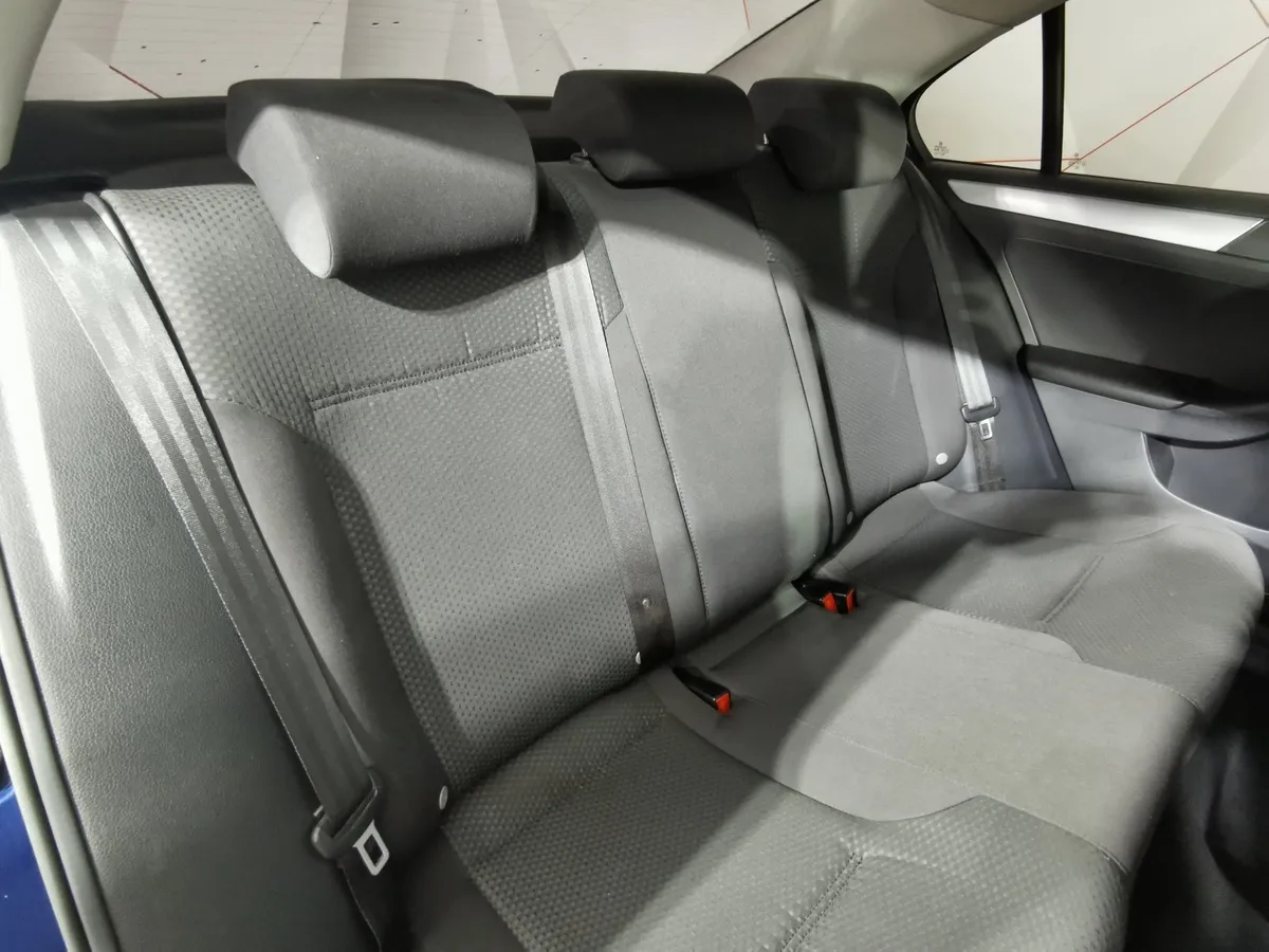 Volkswagen Jetta 1.4 TSI DSG (122 л.с.) Comfortline Синий в АВИЛОН. Слайд №15