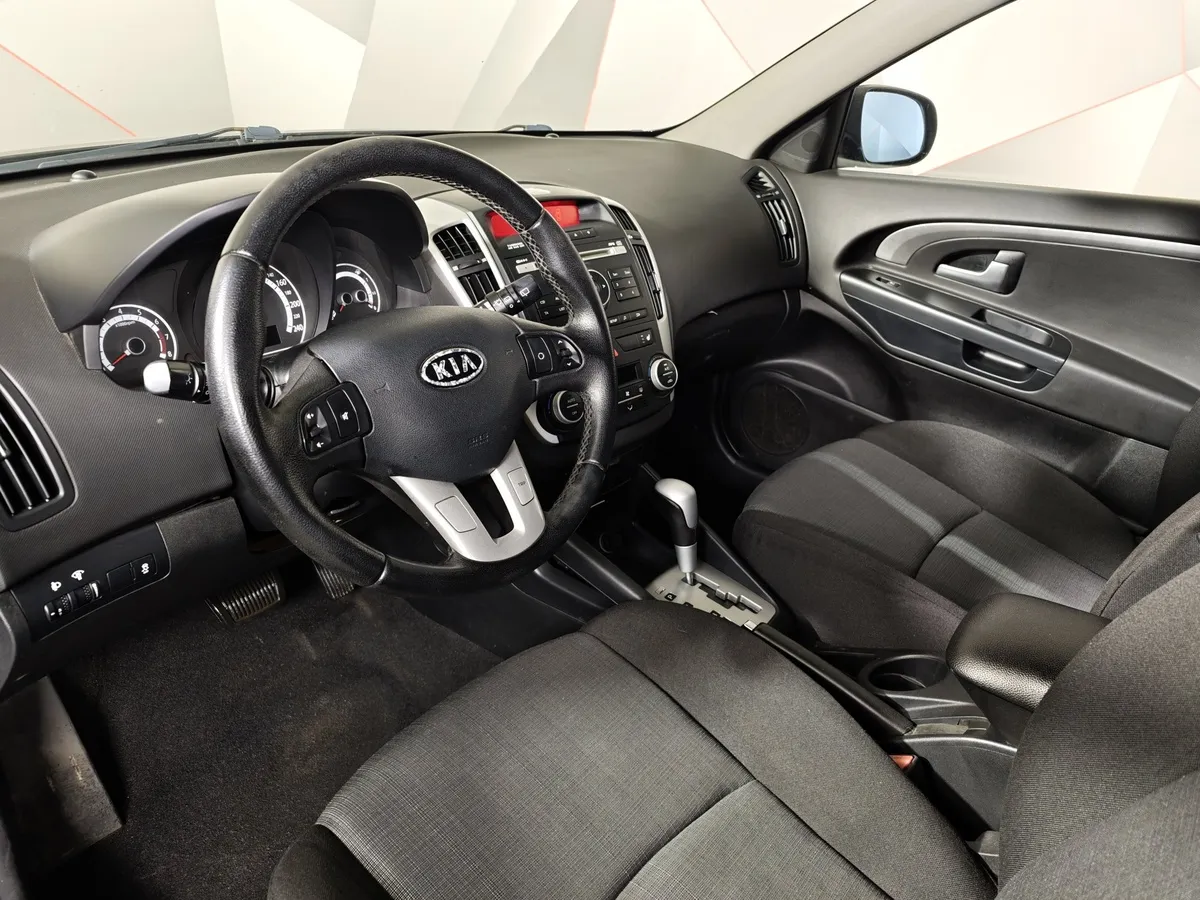 Kia Ceed 1.6 AT (122 л.с.) Люкс Серый в АВИЛОН. Слайд №17