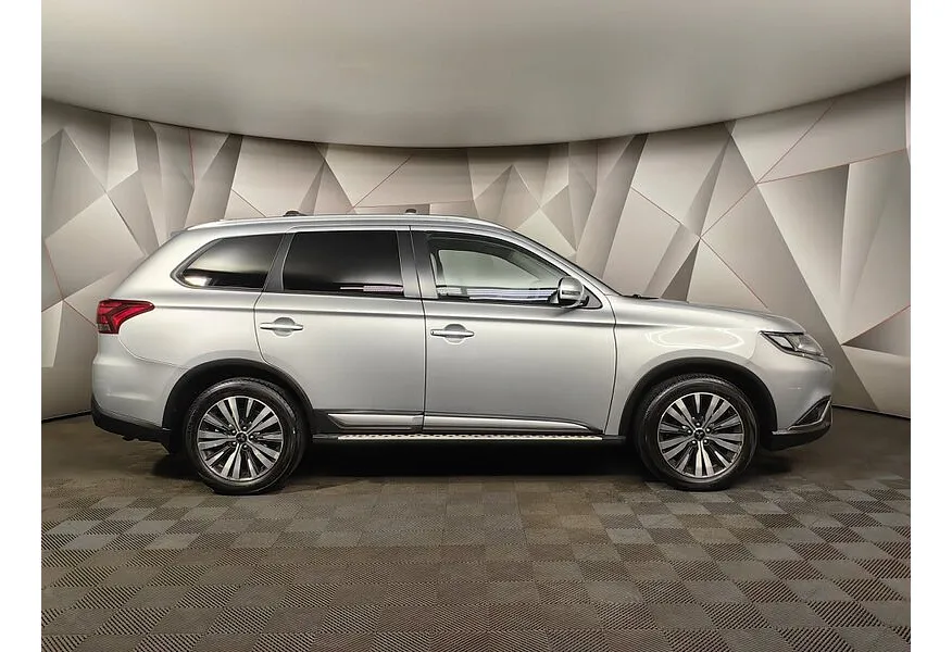 LIVE. Слайд №4