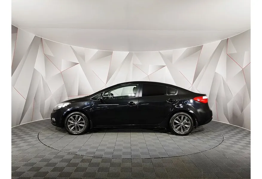 Kia Cerato 1.6 AT (130 л.с.) Черный в АВИЛОН. Слайд №5