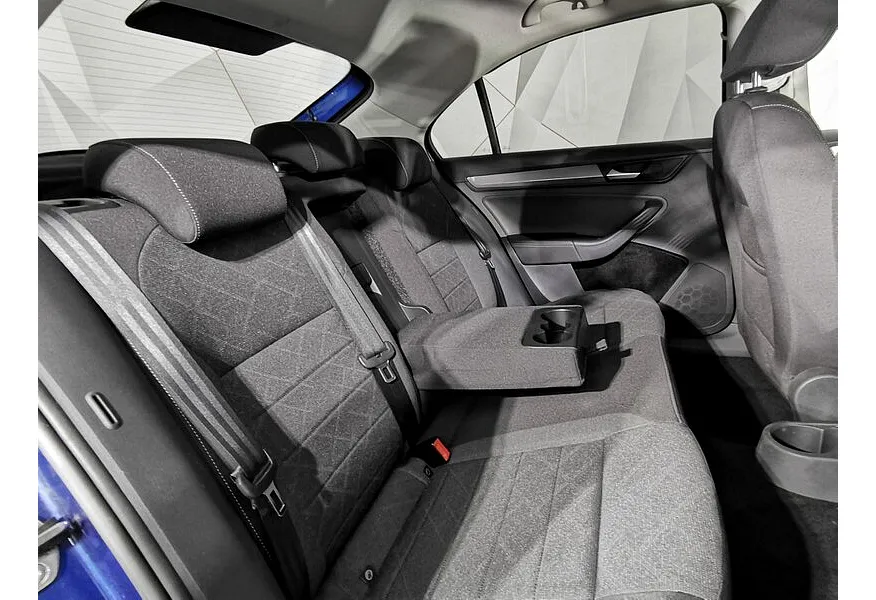 Volkswagen Polo 1.6 MPI AT (110 л.с.) Status + Зимний + Комфорт Синий в АВИЛОН. Слайд №16