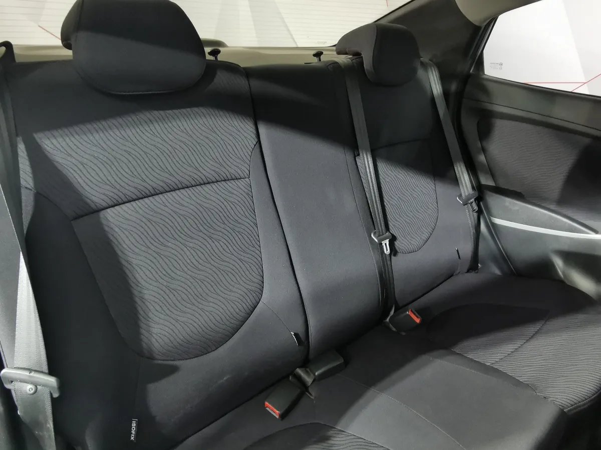 Hyundai Solaris 1.4 AT (107 л.с.) Comfort Голубой в АВИЛОН. Слайд №15