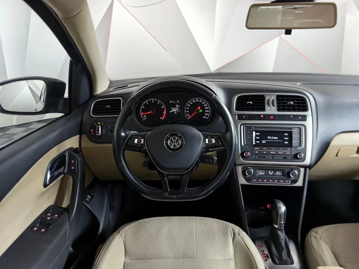 Volkswagen Polo 1.6 MPI AT (110 л.с.) Exclusive Черный в АВИЛОН. Слайд №20