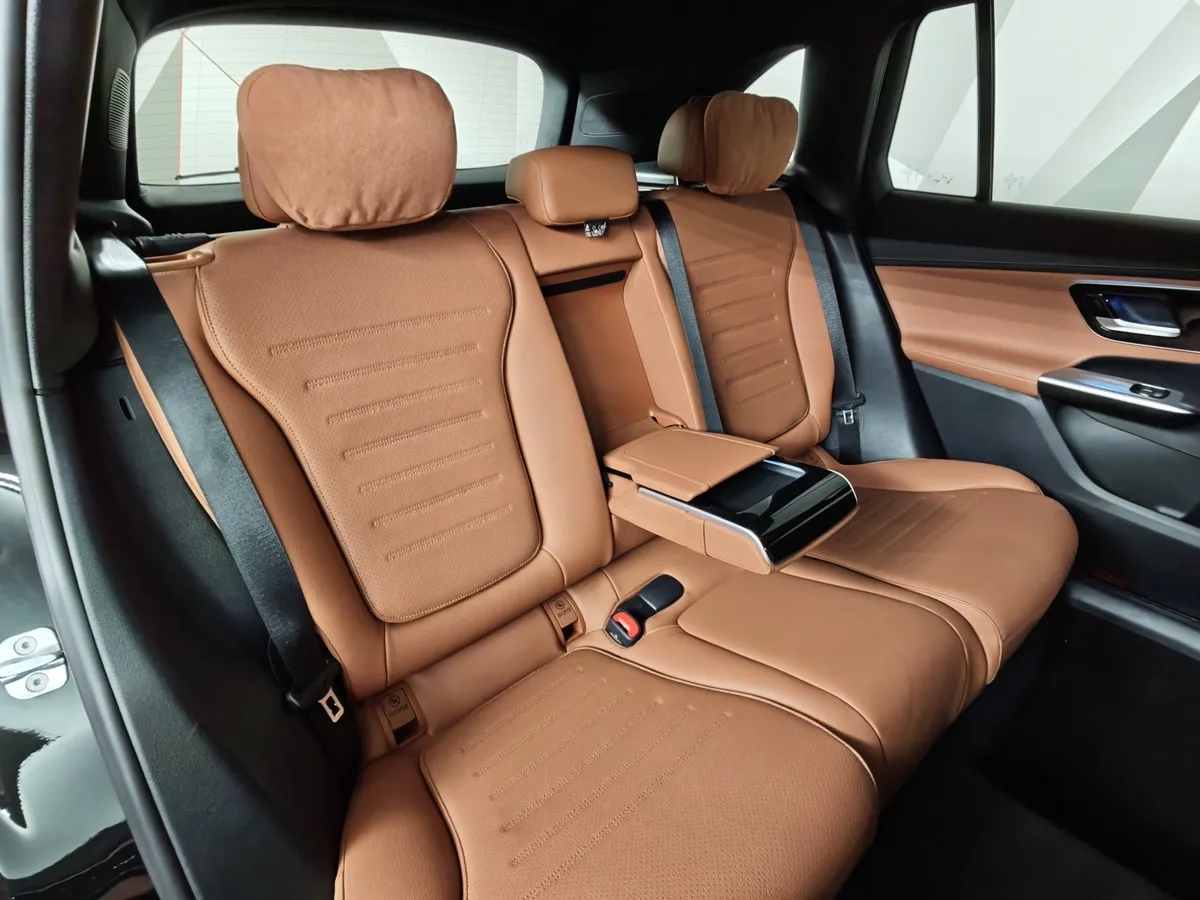 Mercedes-Benz GLC 260 L 9G-TRONIC 4MATIC (204 л.с.) Luxury Черный в АВИЛОН. Слайд №17