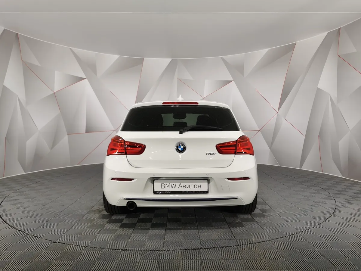 BMW 1 серия 118i AT (136 л.с.) Белый в АВИЛОН. Слайд №4