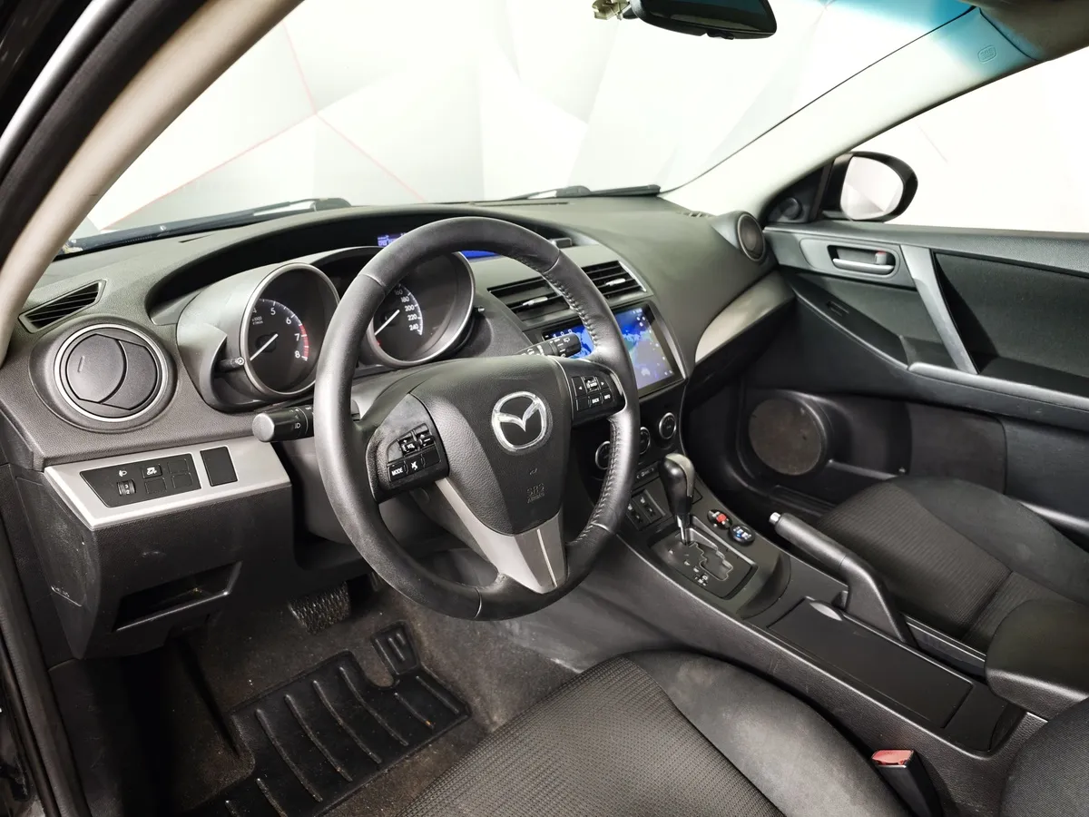 Mazda 3 1.6 AT (105 л.с.) Черный в АВИЛОН. Слайд №17