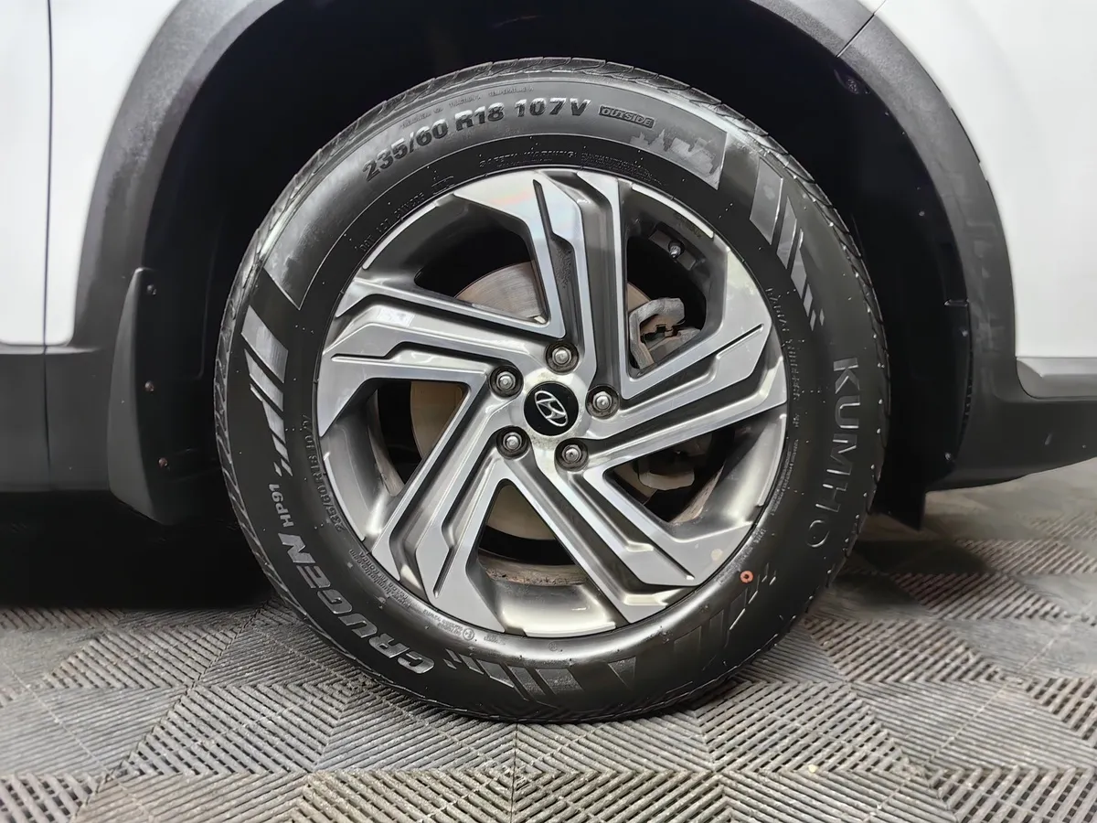 Hyundai Santa Fe 2.5 AWD 6AT (180 л.с.) Prestige Белый в АВИЛОН. Слайд №9 Hyundai Santa Fe 2.5 AWD 6AT (180 л.с.) Prestige Белый в АВИЛОН. Слайд №9