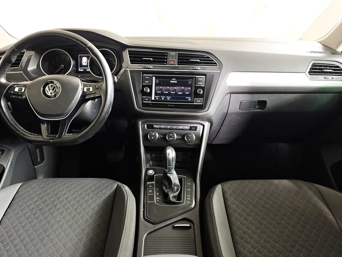 Volkswagen Tiguan 1.4 TSI BlueMotion DSG (150 л.с.) Sport&Style Серебристый в АВИЛОН. Слайд №15