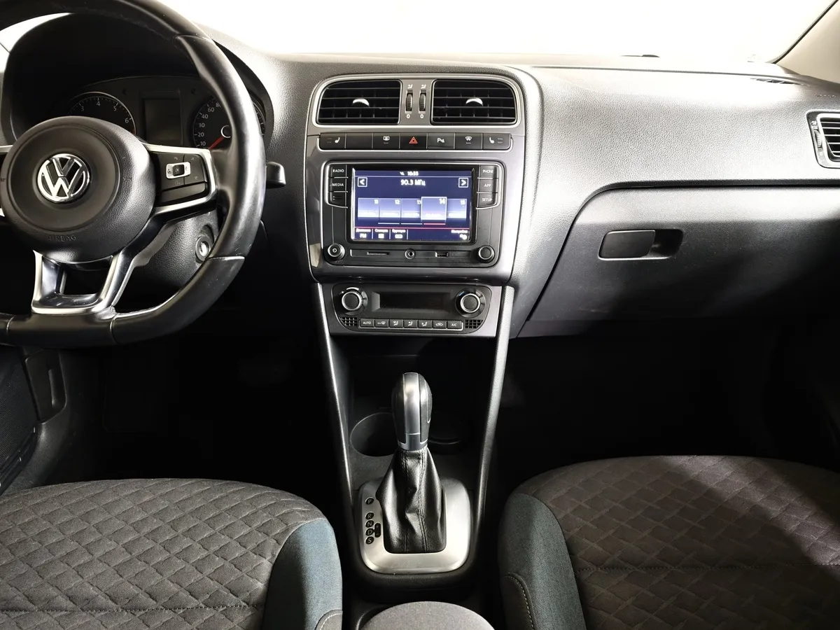 Volkswagen Polo 1.6 Tiptronic (105 л.с.) Comfortline Серебристый в АВИЛОН. Слайд №14
