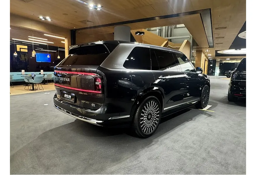 Zeekr 9X 2.0h AT 4WD (1177 л.с.) Ultra Серый в АВИЛОН. Слайд №5