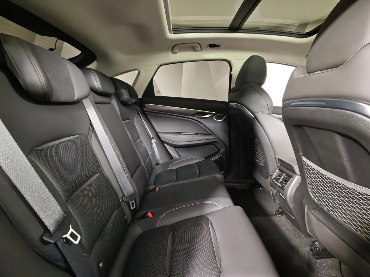 Geely Tugella 2.0 AT AWD (238 л.с.) Flagship Белый в АВИЛОН. Слайд №15
