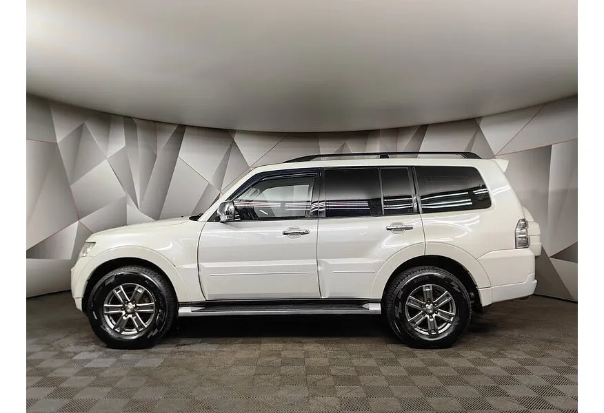 Mitsubishi Pajero 3.5 AT AWD (189 л.с.) Белый в АВИЛОН. Слайд №5 Mitsubishi Pajero 3.5 AT AWD (189 л.с.) Белый в АВИЛОН. Слайд №5