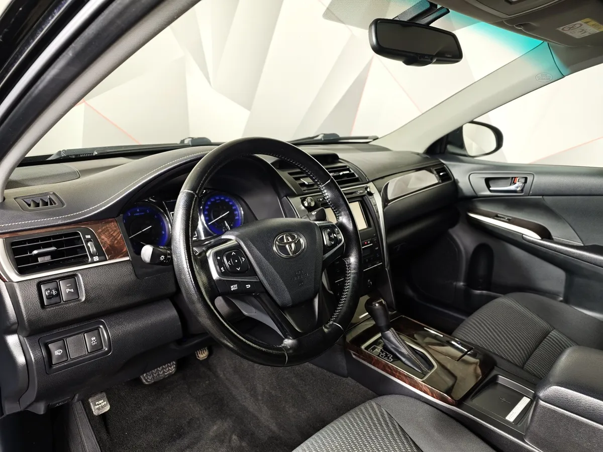 Toyota Camry 2.5 AT (181 л.с.) Черный в АВИЛОН. Слайд №19
