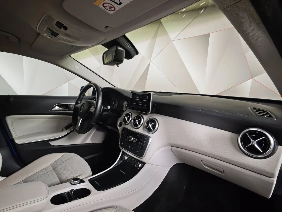 Mercedes-Benz A-Класс A 180 7G-DCT (122 л.с.) Особая серия Голубой в АВИЛОН. Слайд №11