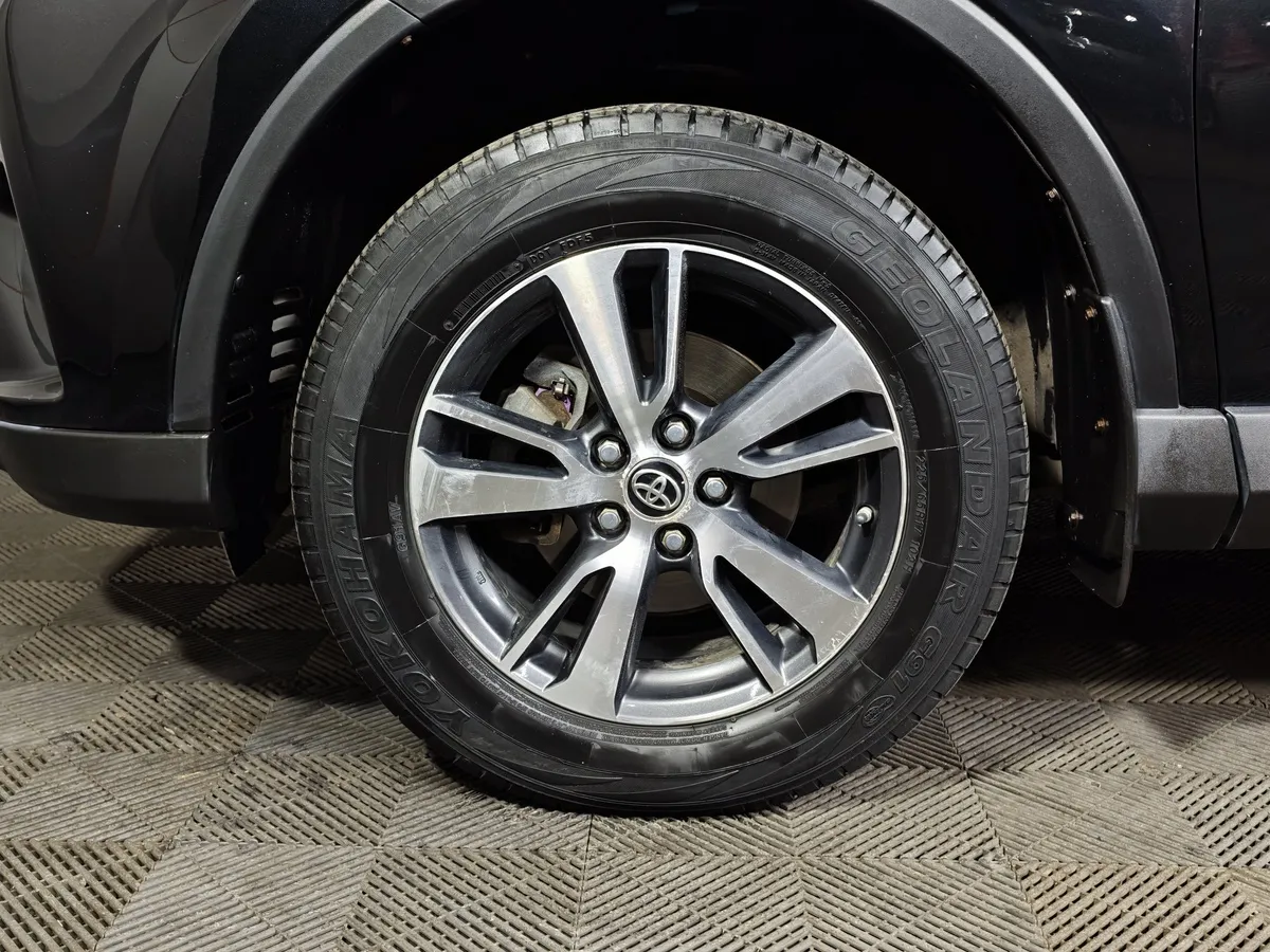 Toyota RAV4 2.0 CVT AWD (146 л.с.) Классик Черный в АВИЛОН. Слайд №9