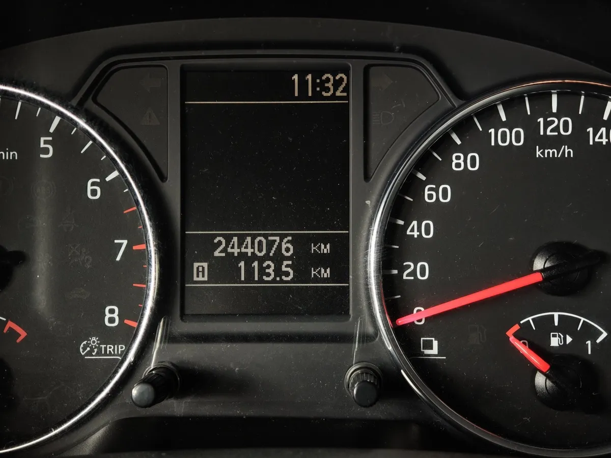 Nissan X-Trail 2.0 CVT AWD (141 л.с.) Черный в АВИЛОН. Слайд №18