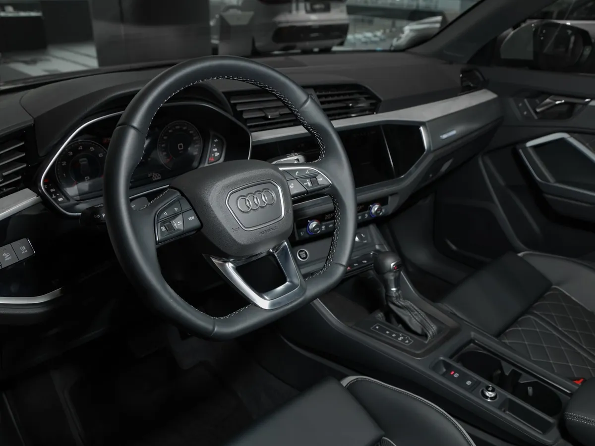 Audi Q3 35 1.5 TFSI S-tronic (160 л.с.) Fashion Dynamic Edition Серый в АВИЛОН. Слайд №7