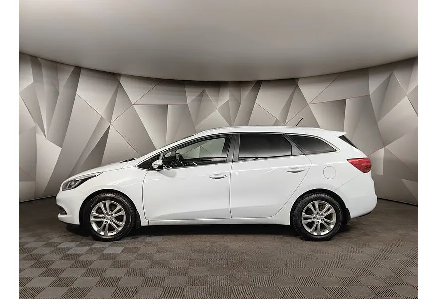 Kia Ceed 1.6 AT (129 л.с.) Белый в АВИЛОН. Слайд №5 Kia Ceed 1.6 AT (129 л.с.) Белый в АВИЛОН. Слайд №5