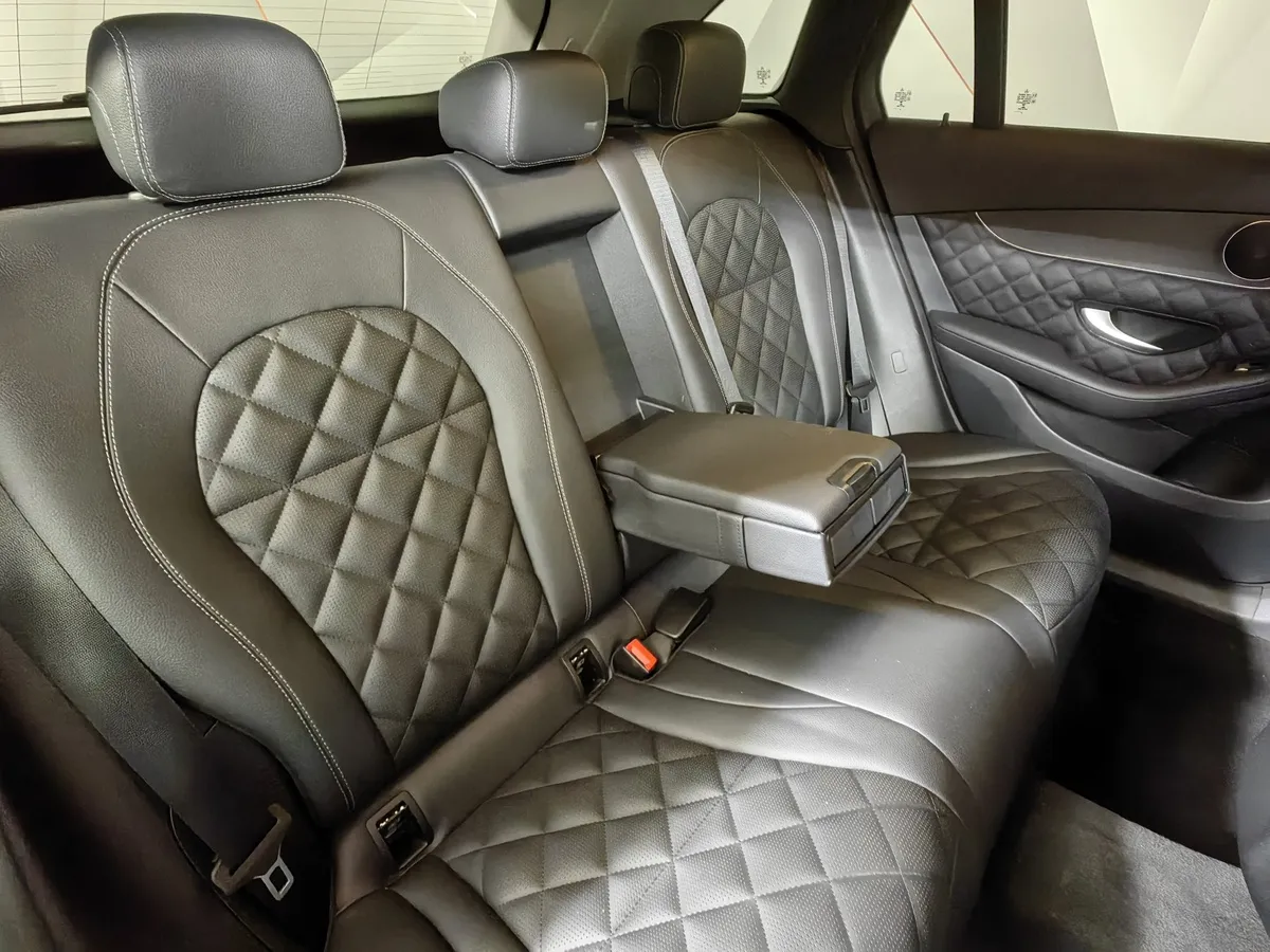 Mercedes-Benz GLC 250 9G-TRONIC 4MATIC (211 л.с.) Особая серия Синий в АВИЛОН. Слайд №17 Mercedes-Benz GLC 250 9G-TRONIC 4MATIC (211 л.с.) Особая серия Синий в АВИЛОН. Слайд №17
