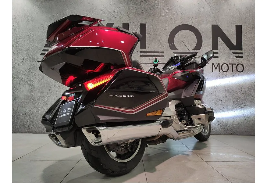 Honda GL1800 1833 см³ (126 л.с.) 1833 Красный в АВИЛОН. Слайд №5