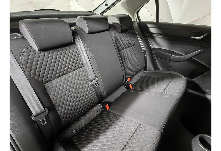 Skoda Rapid 1.4 TSI DSG (125 л.с.) Active Серебристый в АВИЛОН. Слайд №17