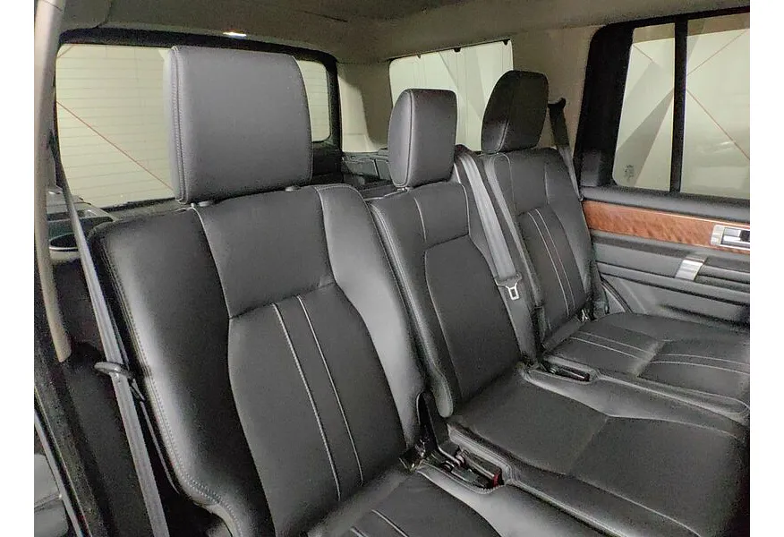 Land Rover Discovery 3.0 SDV6 AT 4WD (249 л.с.) Graphite LE Черный в АВИЛОН. Слайд №17