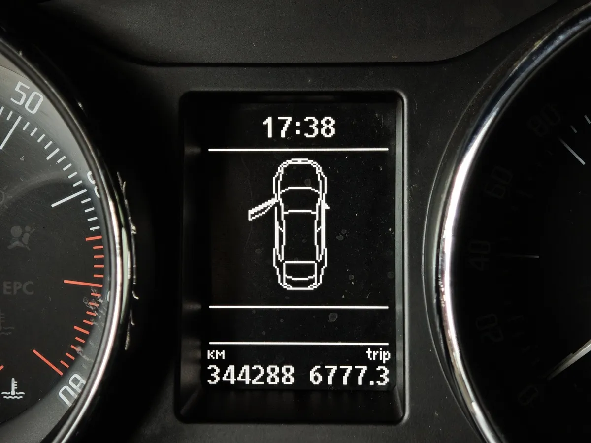 Skoda Superb 1.8 TSI AT (152 л.с.) Серый в АВИЛОН. Слайд №17