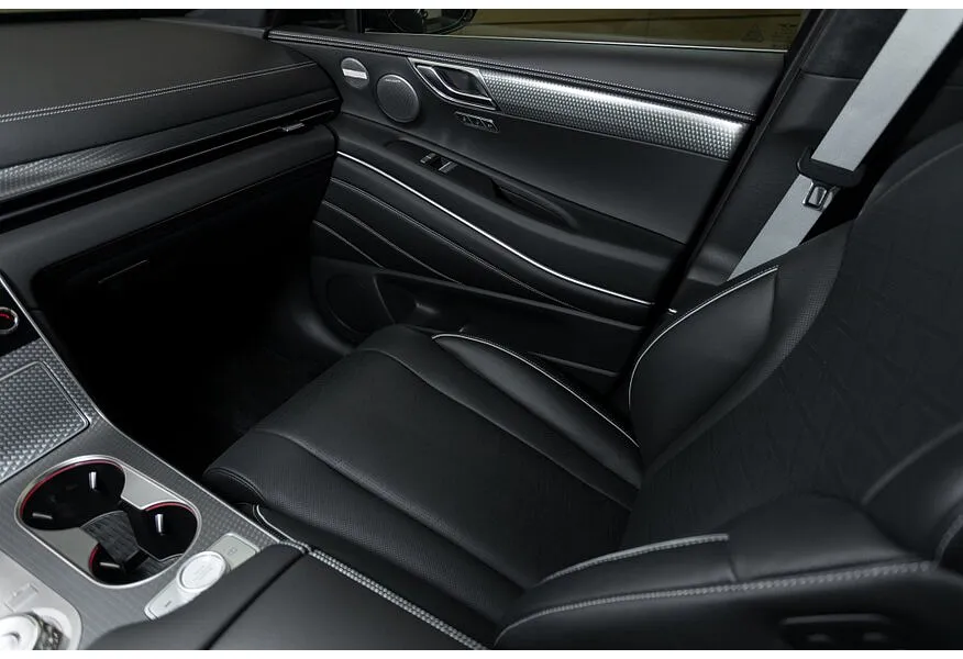 Genesis GV80 Coupe 2.5 T-GDI 8AT 4WD (249 л.с.) Черный в АВИЛОН. Слайд №12