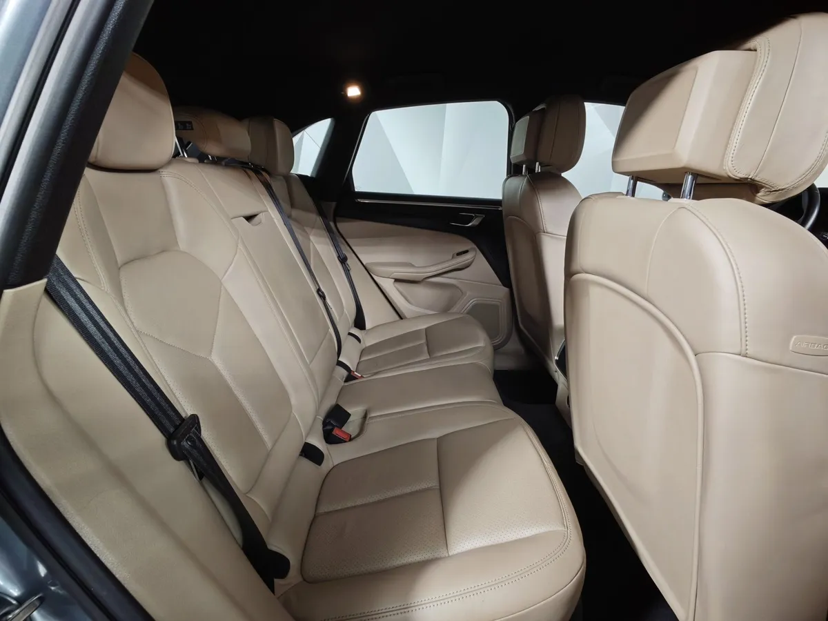 Porsche Macan 2.0 PDK AWD (252 л.с.) Серебристый в АВИЛОН. Слайд №16