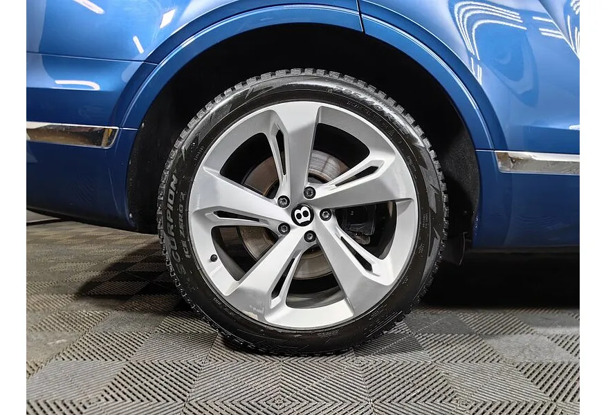Bentley Bentayga 6.0 AT AWD (608 л.с.) Синий в АВИЛОН. Слайд №9