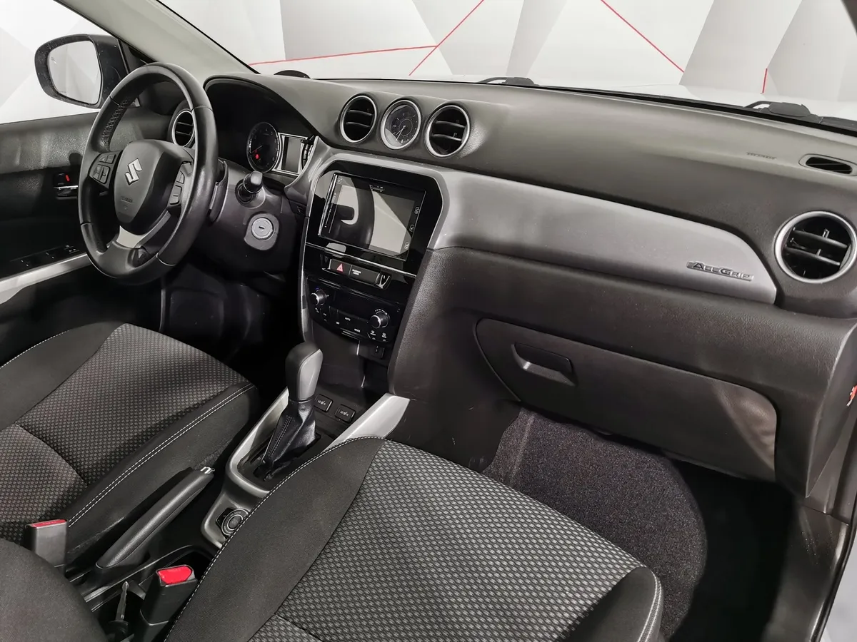 Suzuki Vitara 1.6 AT 4WD (117 л.с.) Белый в АВИЛОН. Слайд №12