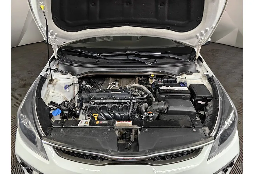 Kia Rio 1.6 AT (123 л.с.) Luxe Белый в АВИЛОН. Слайд №11