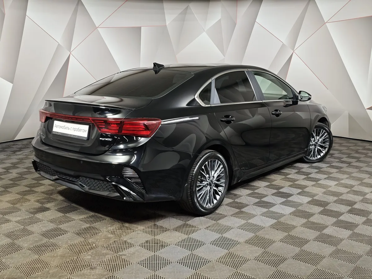 Kia Cerato 2.0 MPI AT (150 л.с.) GT Line Черный в АВИЛОН. Слайд №2