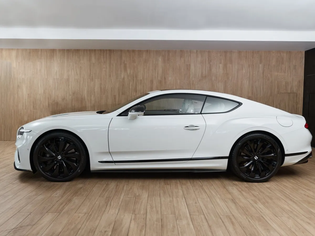 Bentley Continental GT 4.0h 8DCT 4WD (782 л.с.) Белый в АВИЛОН. Слайд №2
