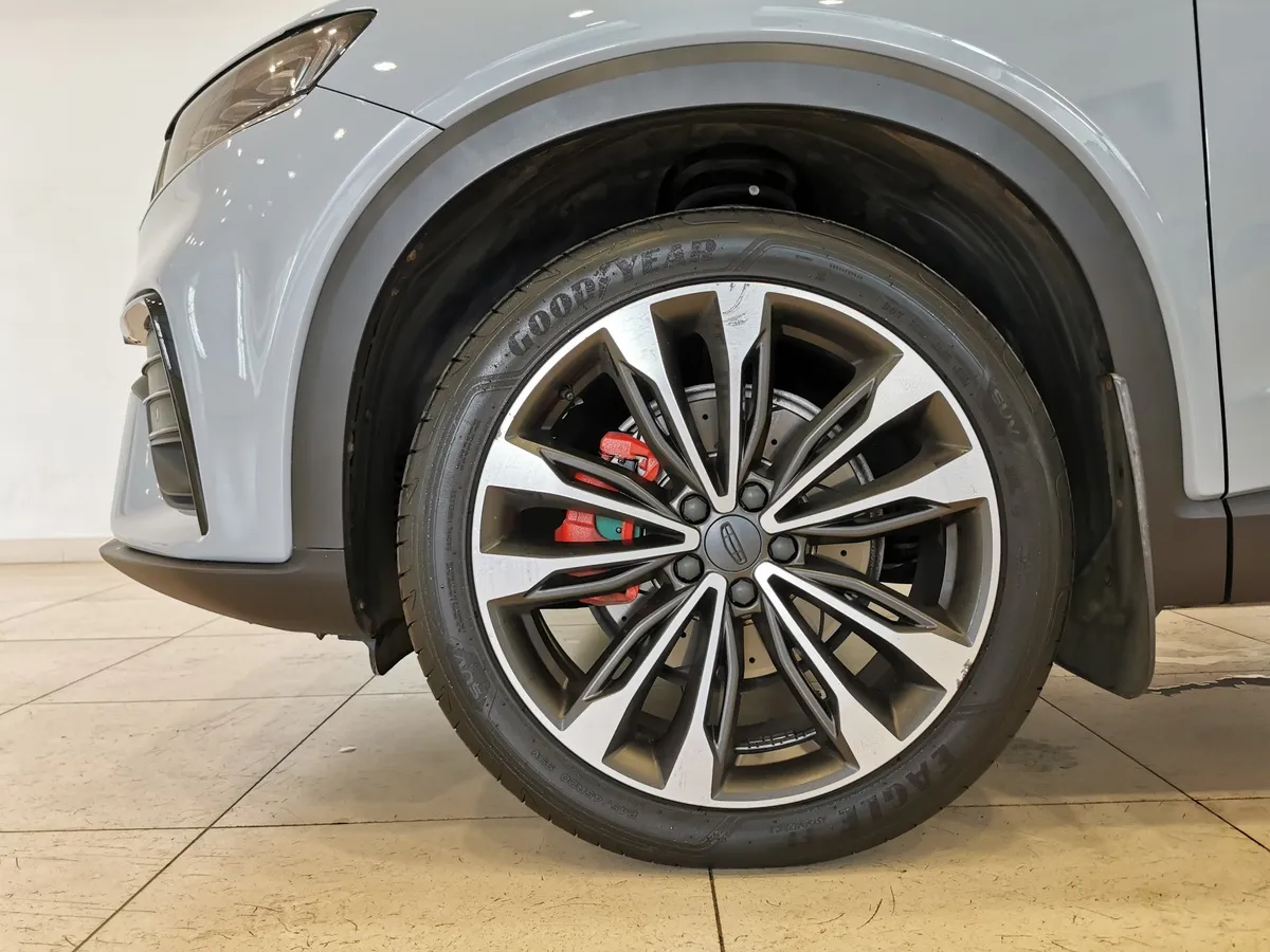 Geely Tugella 2.0 AT AWD (238 л.с.) Flagship Серый в АВИЛОН. Слайд №9