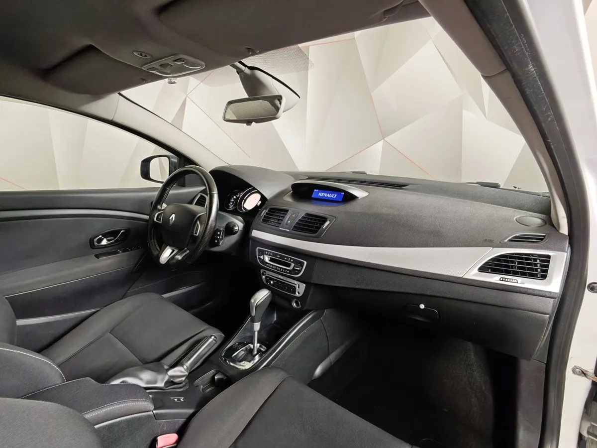 Renault Megane 2.0 CVT (138 л.с.) Белый в АВИЛОН. Слайд №12