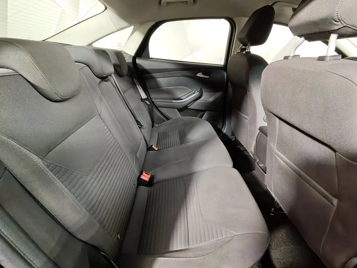 Ford Focus 1.5 EcoBoost AT (150 л.с.) Titanium Черный в АВИЛОН. Слайд №16