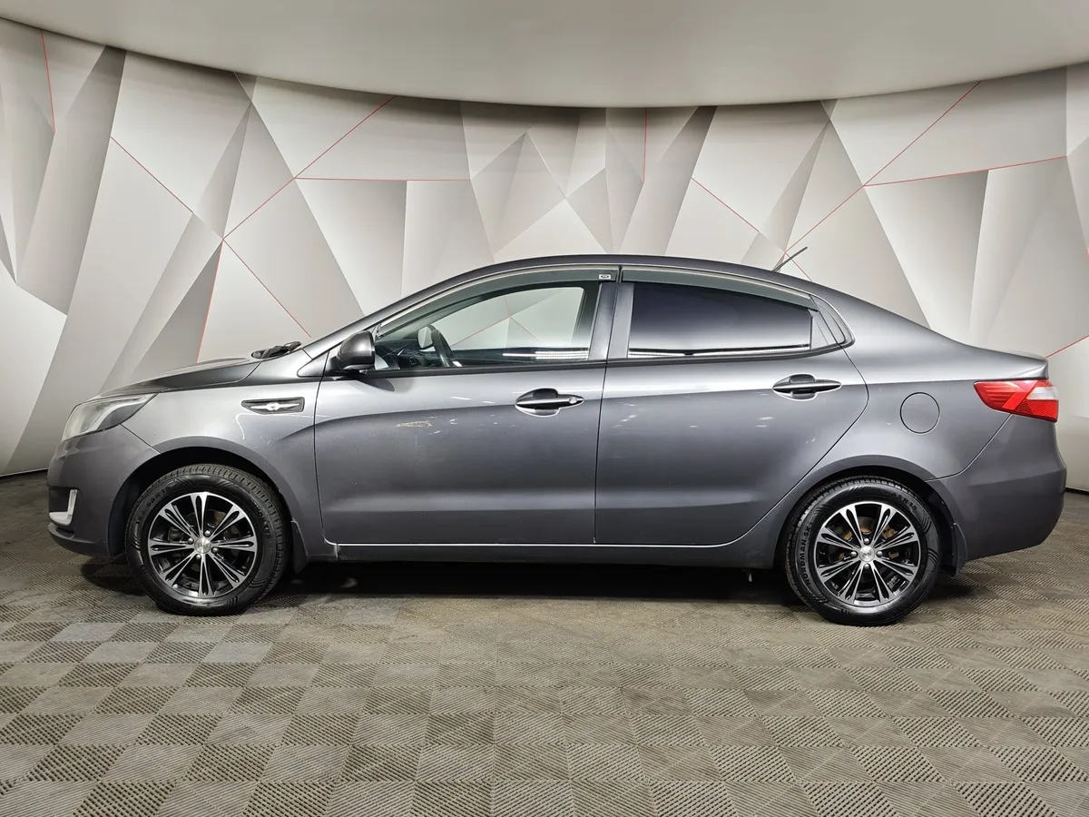 Kia Rio 1.6 MT (123 л.с.) Серый в АВИЛОН. Слайд №5