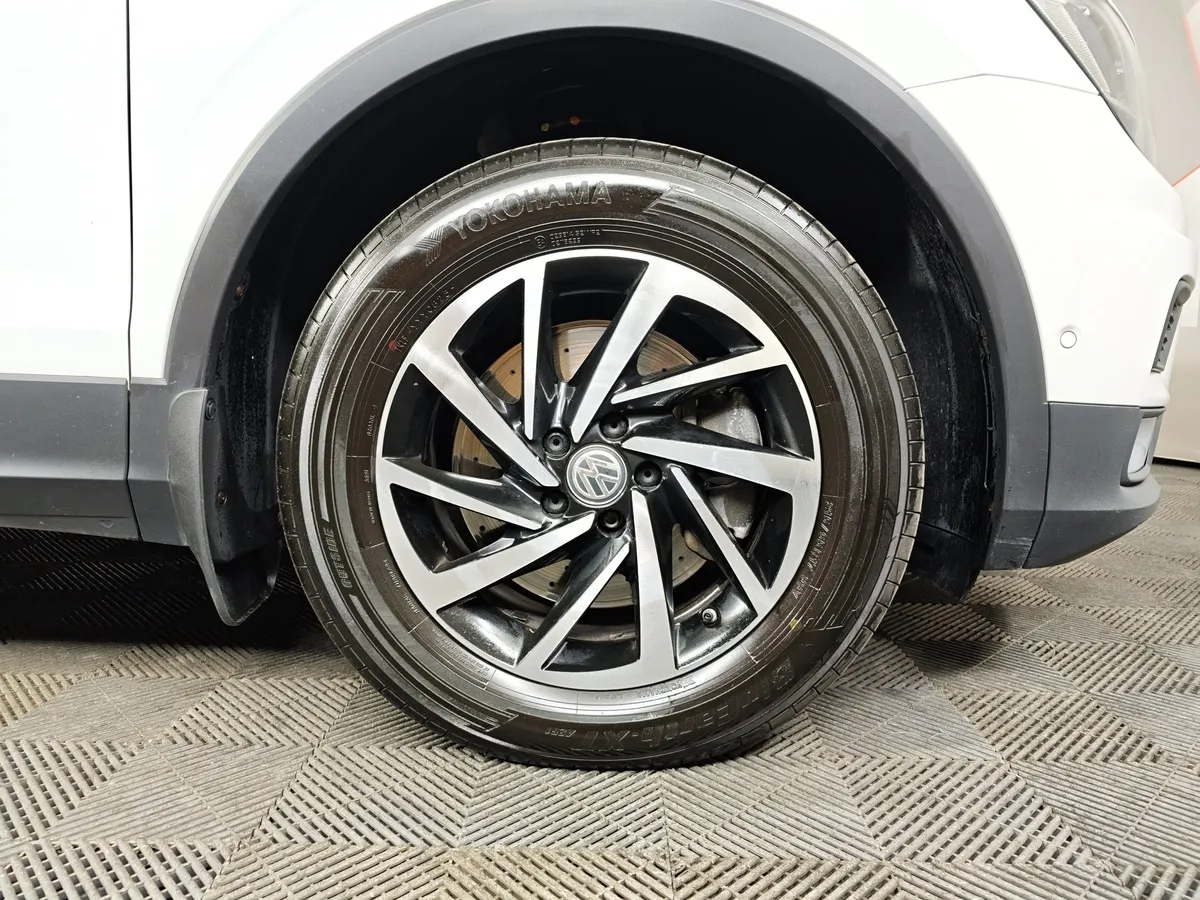 Volkswagen Tiguan 2.0 TSI 4Motion DSG (180 л.с.) OFFROAD Белый в АВИЛОН. Слайд №9
