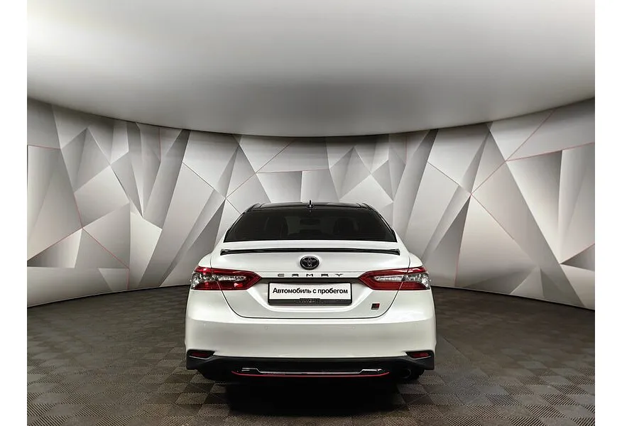 Toyota Camry 2.5 AT (200 л.с.) GR-SPORT Белый в АВИЛОН. Слайд №8