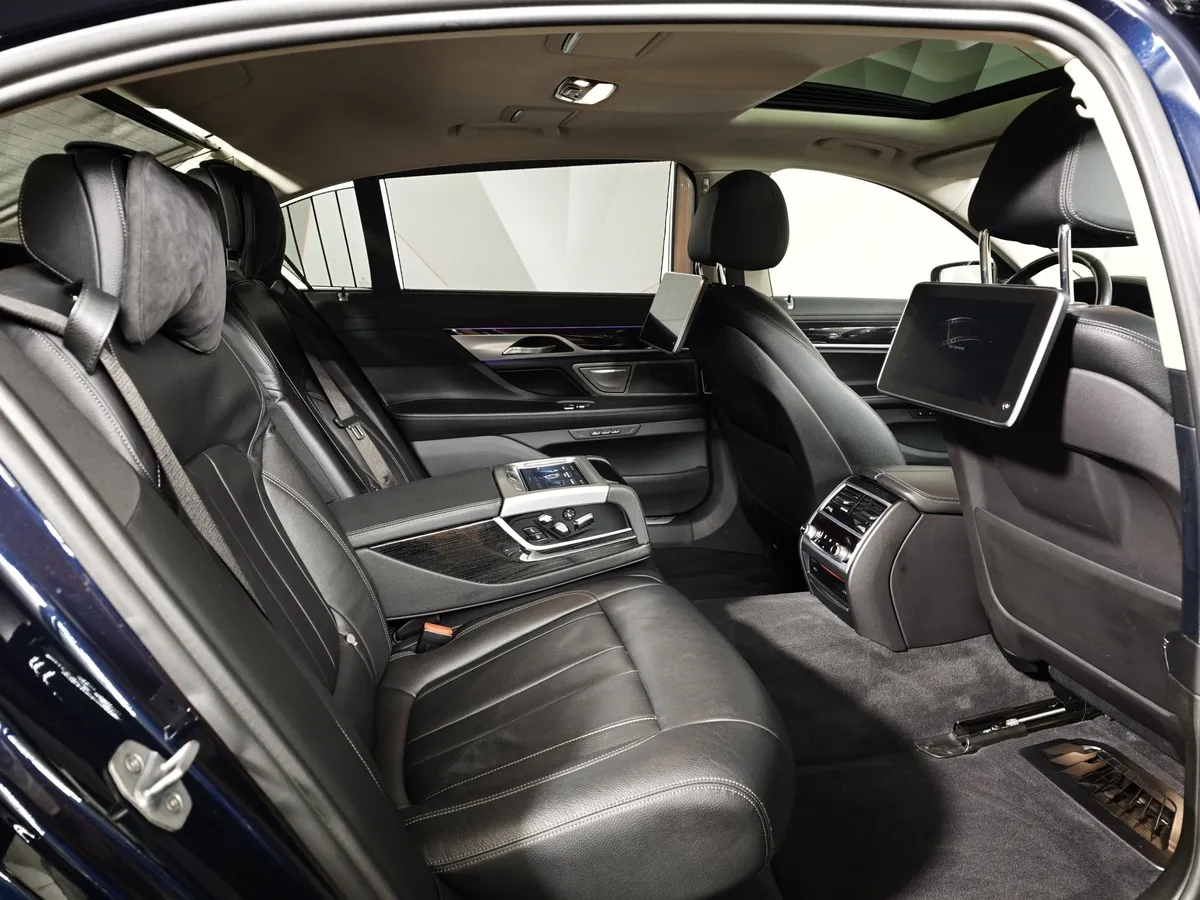 BMW 7 серия 730Ld xDrive AT (249 л.с.) Синий в АВИЛОН. Слайд №14