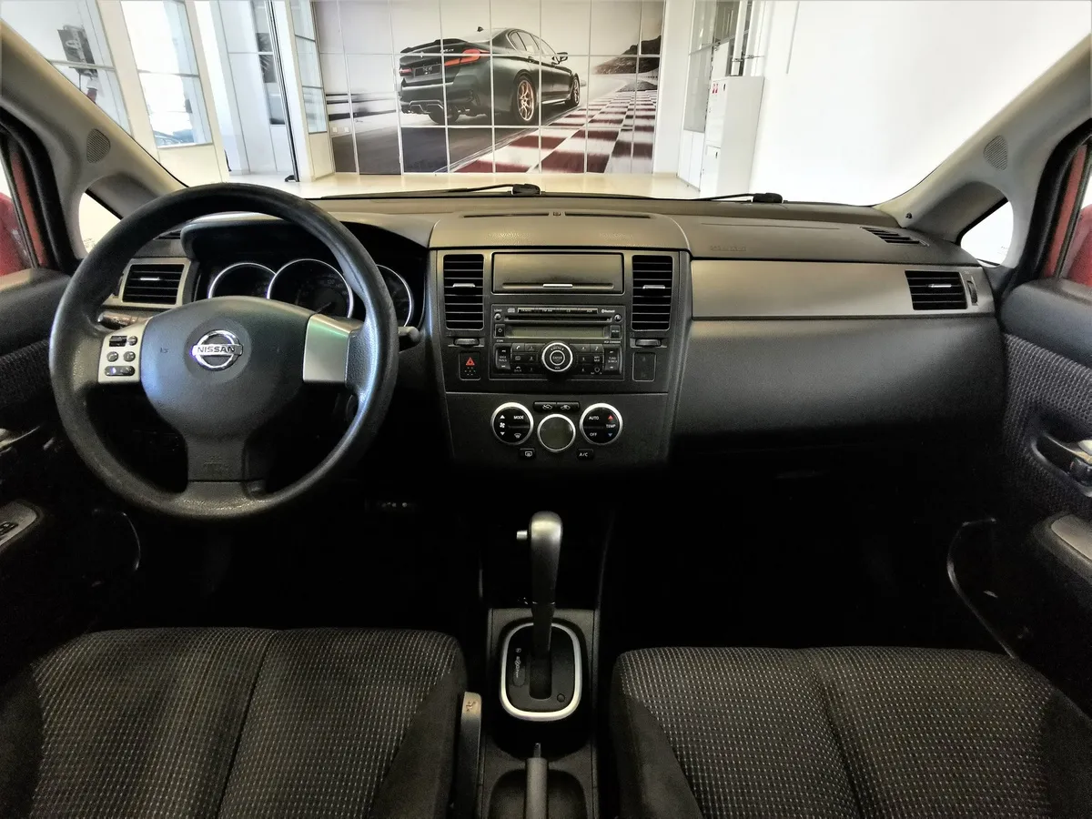 Nissan Tiida 1.6 AT (110 л.с.) Красный в АВИЛОН. Слайд №13