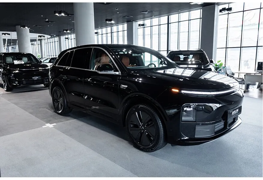 Li Auto L6 1.5 AT 4WD (150 л.с.) Max Черный в АВИЛОН. Слайд №2