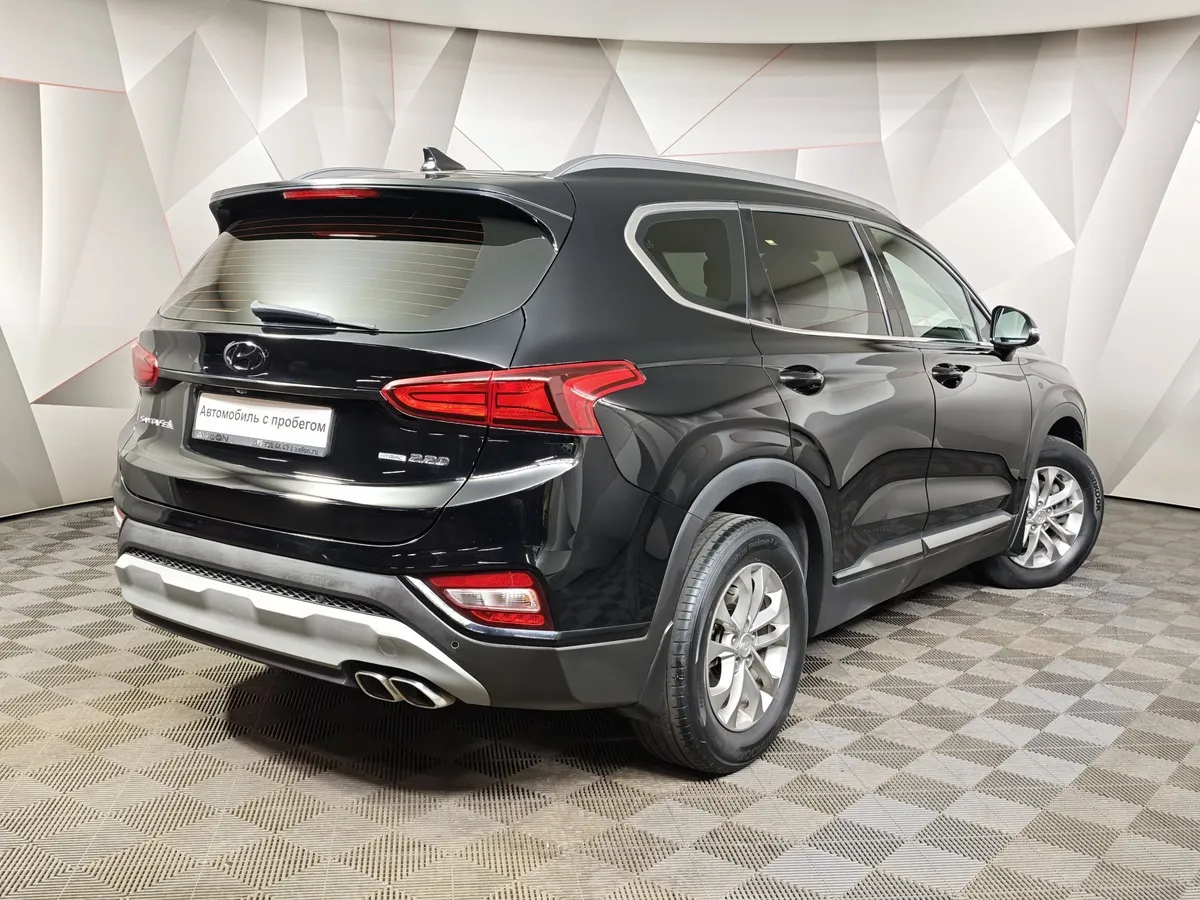Hyundai Santa Fe 2.2 (200 л.с.) CRDi - 8AT Lifestyle Черный в АВИЛОН. Слайд №2